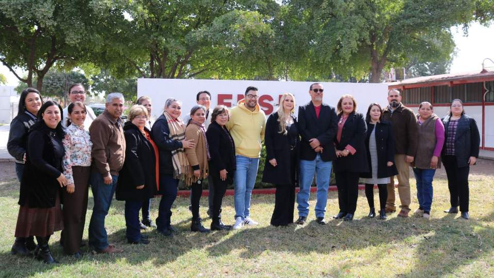 Creson entrega nuevos nombramientos en las escuelas Normal Superior de Navojoa y Normal Rural